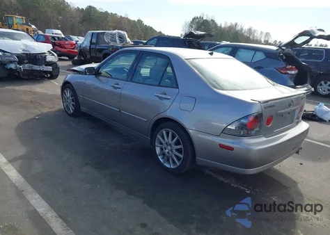 2003 Lexus Is 300 z USA, uszkodzony, nr VIN JTHBD192230072716